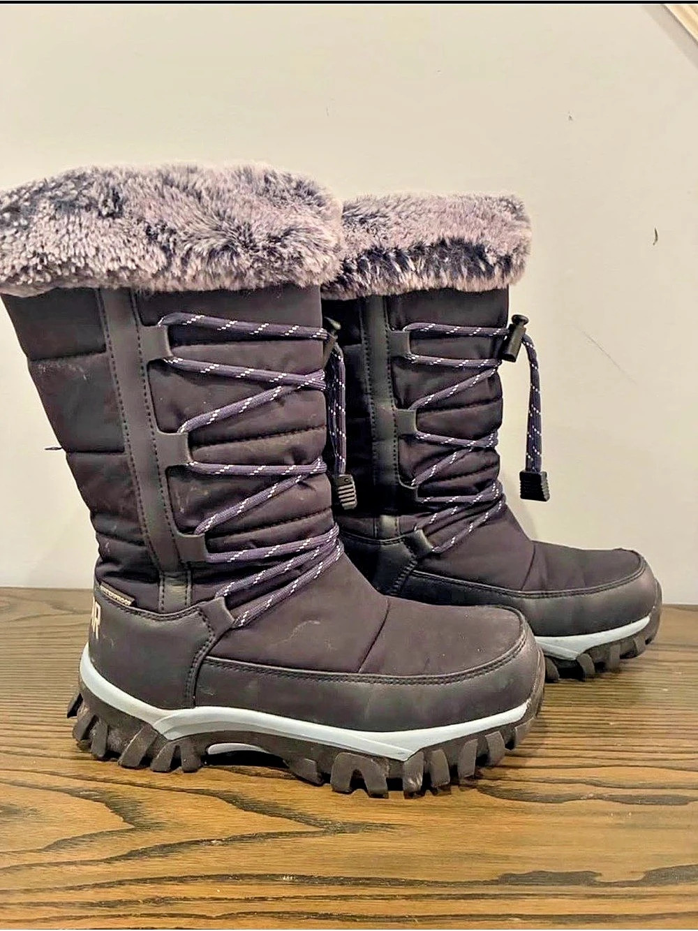 Girls Cougar Cinch Waterproof Bungee Winter Boot purple and grey